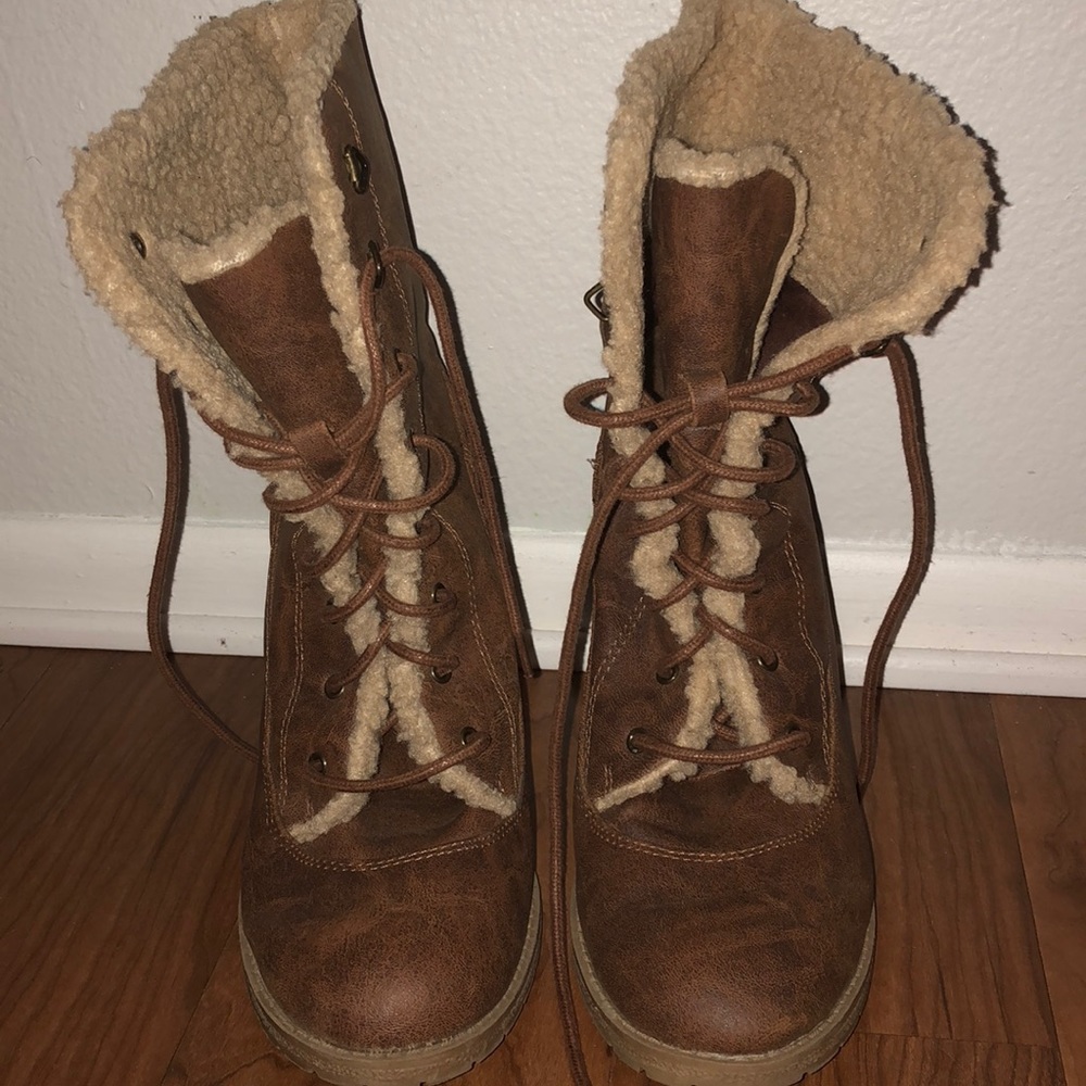 Heel boots